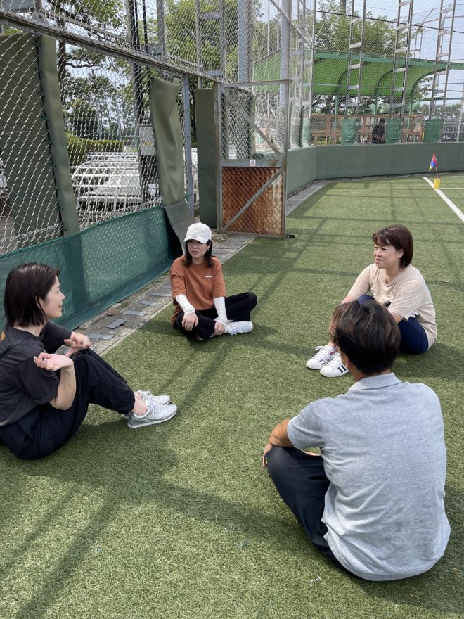 まずは笑うところから。いきなり試合はしません