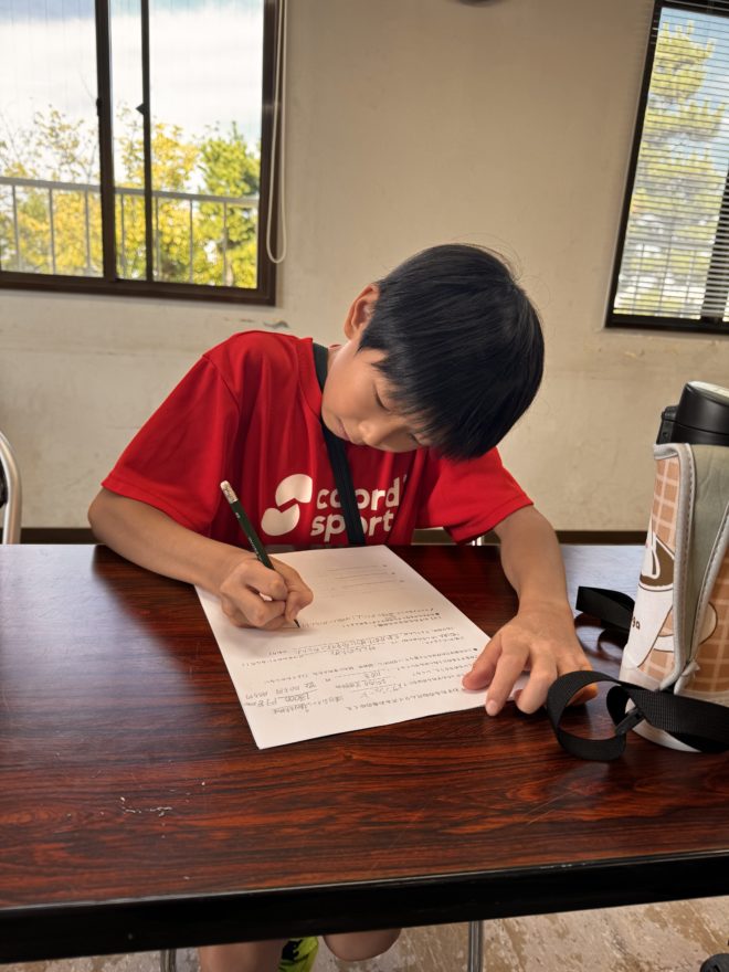 子どもに税金とお金の仕組みを伝える金融教育プログラムの様子